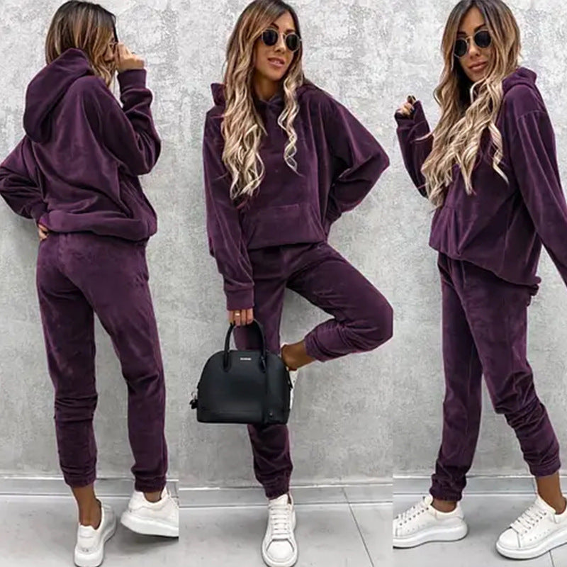 Ensemble de lounge en velours pour femmes avec un pull à capuche douillet et un jogging fuselé Echo Archive