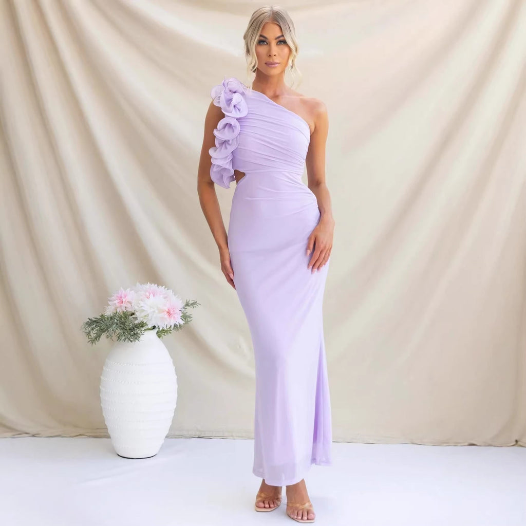 Robe maxi femme à une épaule avec volants