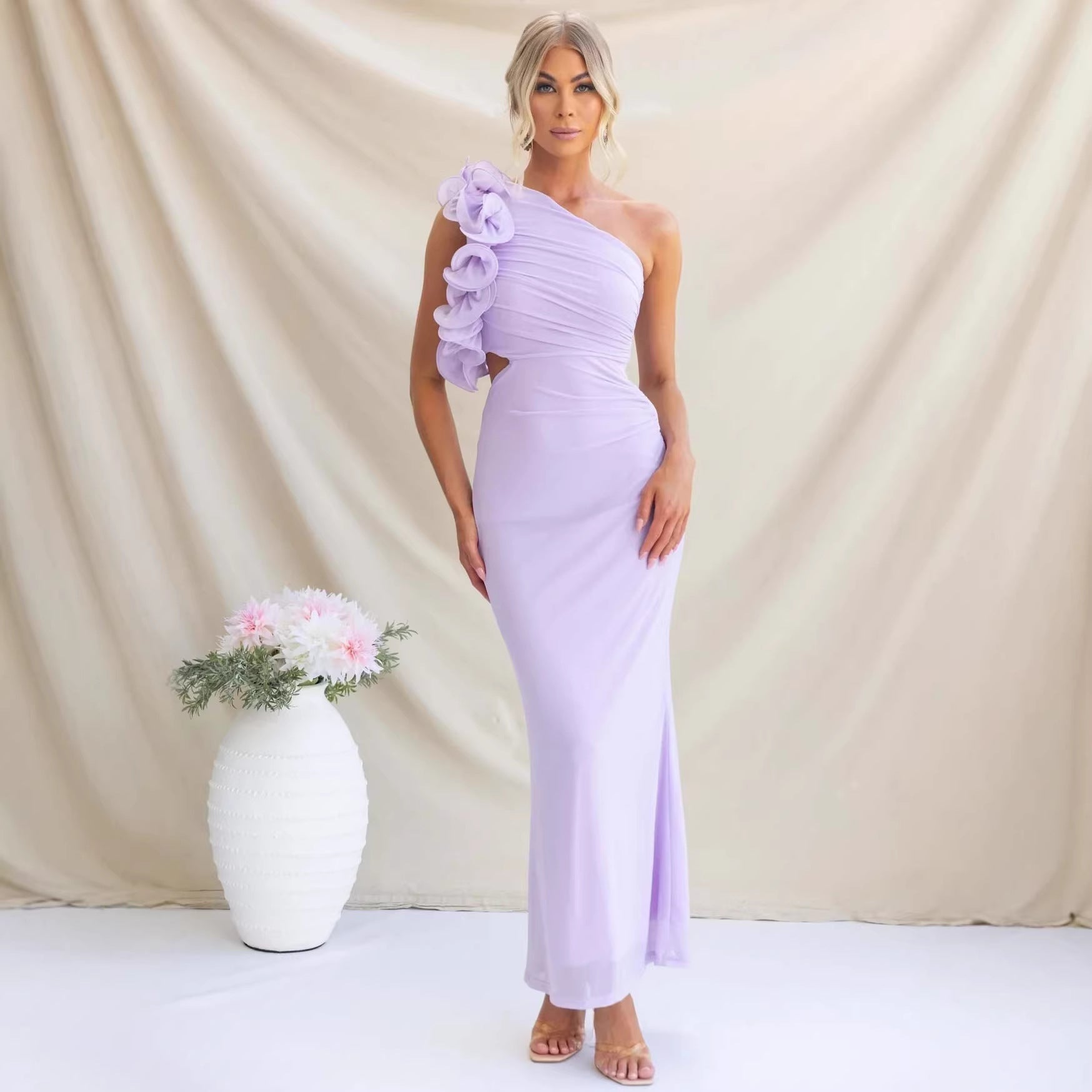 Robe maxi femme à une épaule avec volants