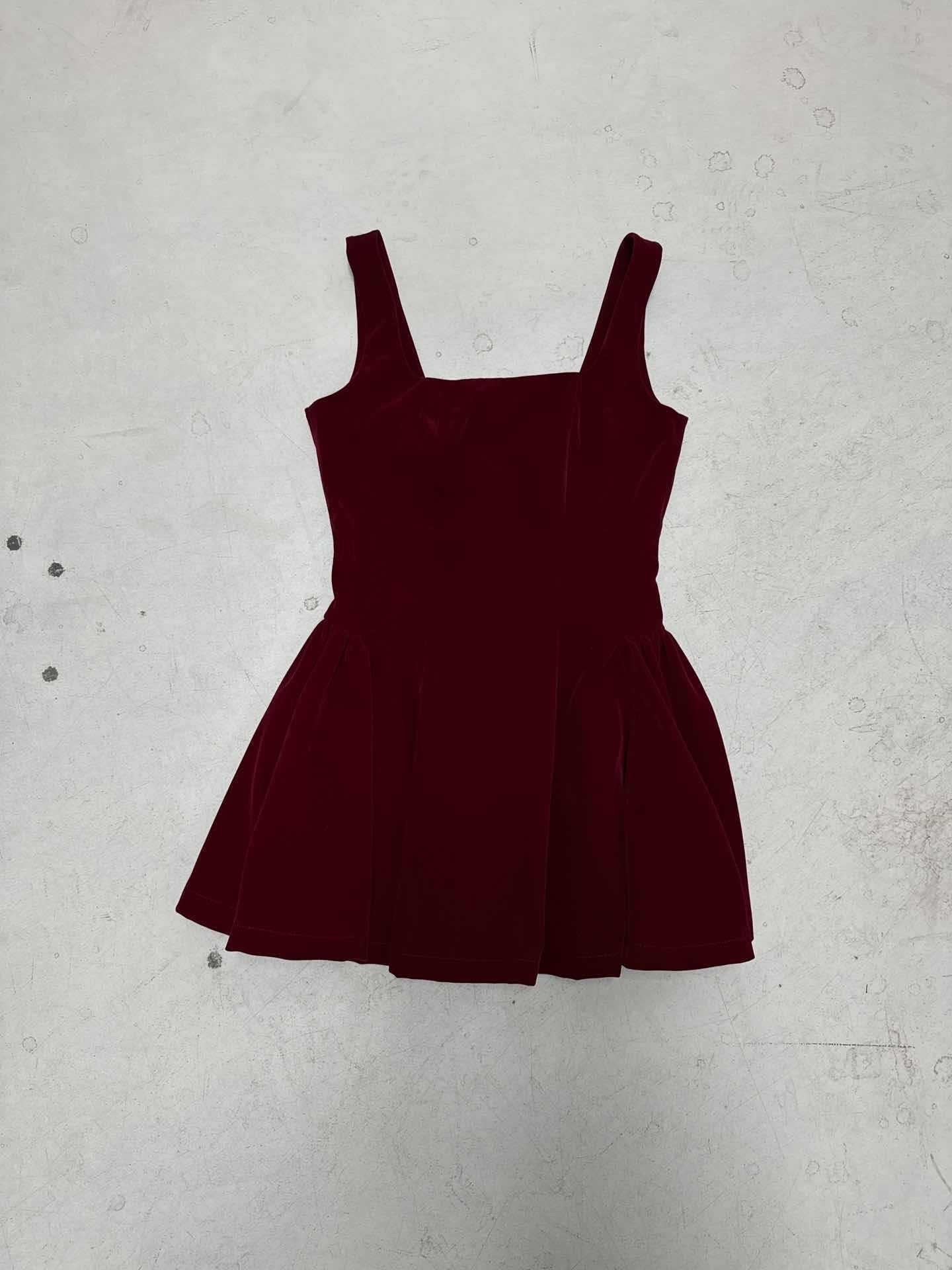 Robe courte en velours pour femmes avec une coupe de haute qualité et une silhouette en A R&B