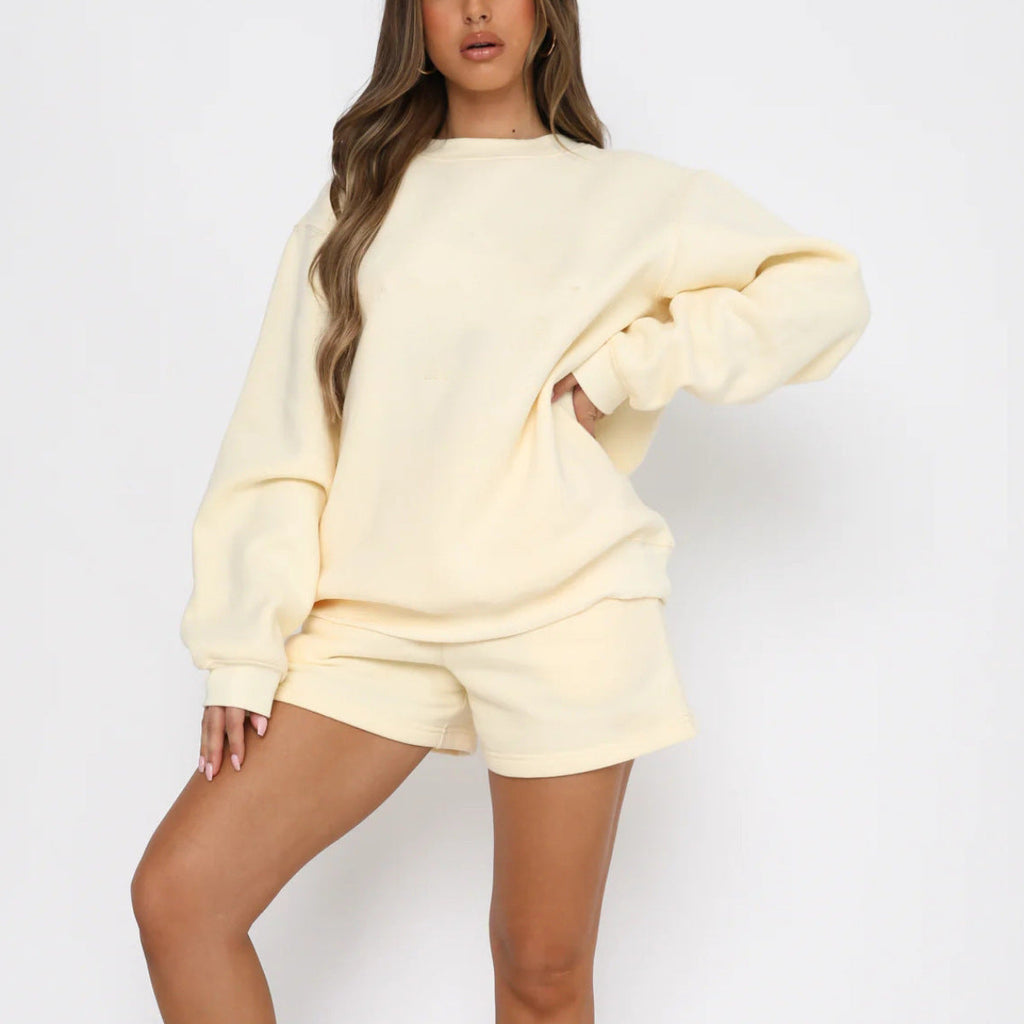 Ensemble de lounge oversize pour femmes avec sweat-shirt en French-Terry, col rond et shorts amples
