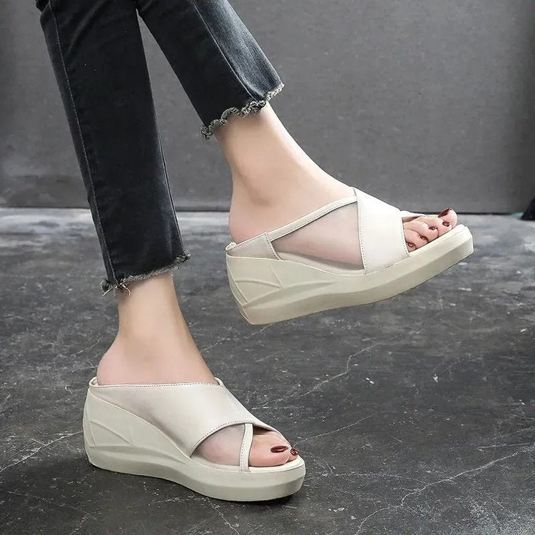 Sandales à talon compensé pour femmes avec surface en mesh respirant et semelle confortable R&B