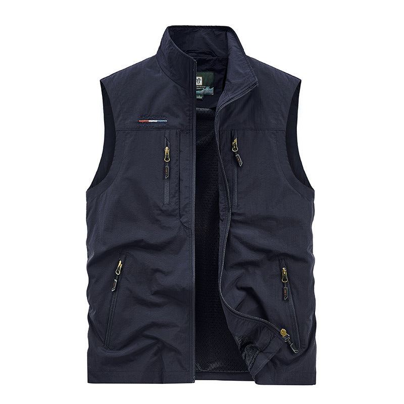 Gilet outdoor multifonctionnel pour hommes avec doublure en mesh, plusieurs poches zippées et col montant Echo Archiv