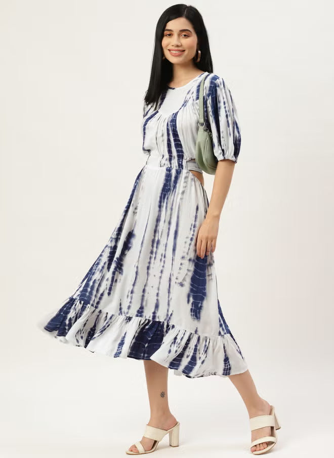 Robe midi pour femmes avec imprimé batik, coupe cintrée, découpe latérale et ourlet volant