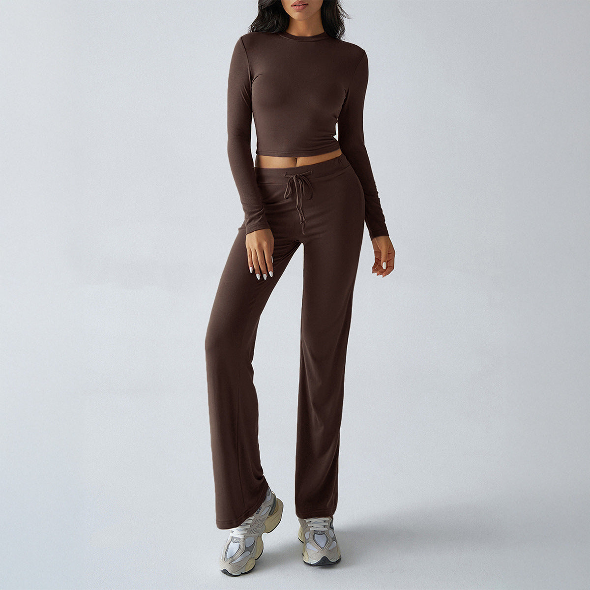Ensemble de deux pièces pour femmes : top court à manches longues cintré et pantalon lounge ample en jersey stretch Echo Archiv