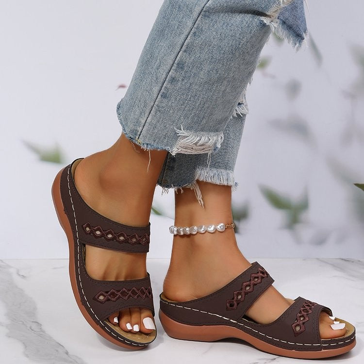 Sandales confortables pour femmes avec design de lanières décoratif et semelle intérieure rembourrée R&B