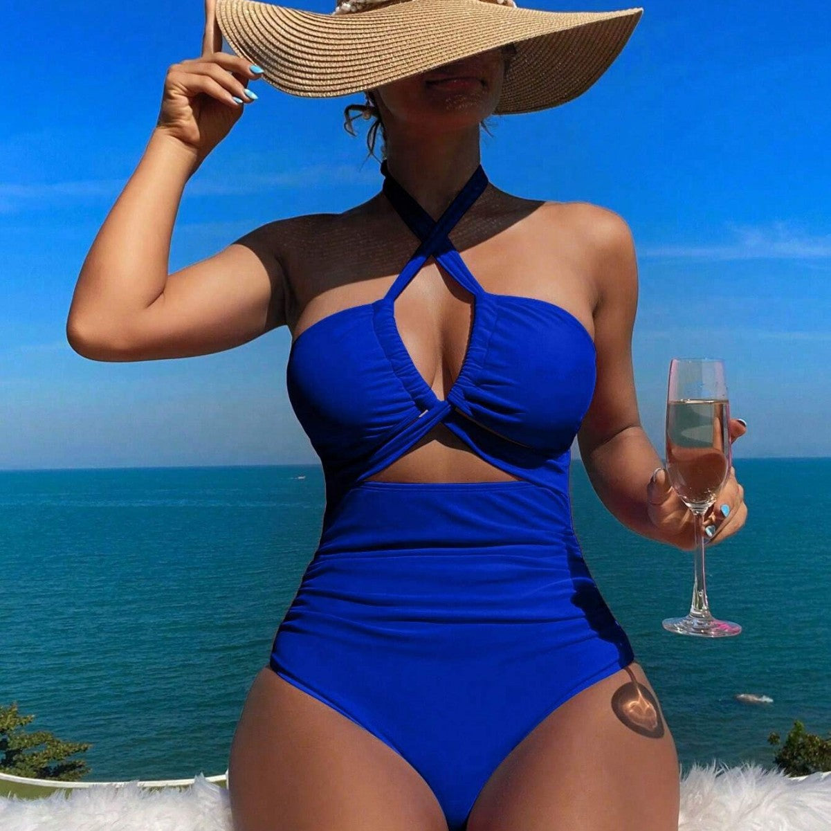 Maillot de bain une pièce élégant pour femmes avec coupe créative Echo Archiv