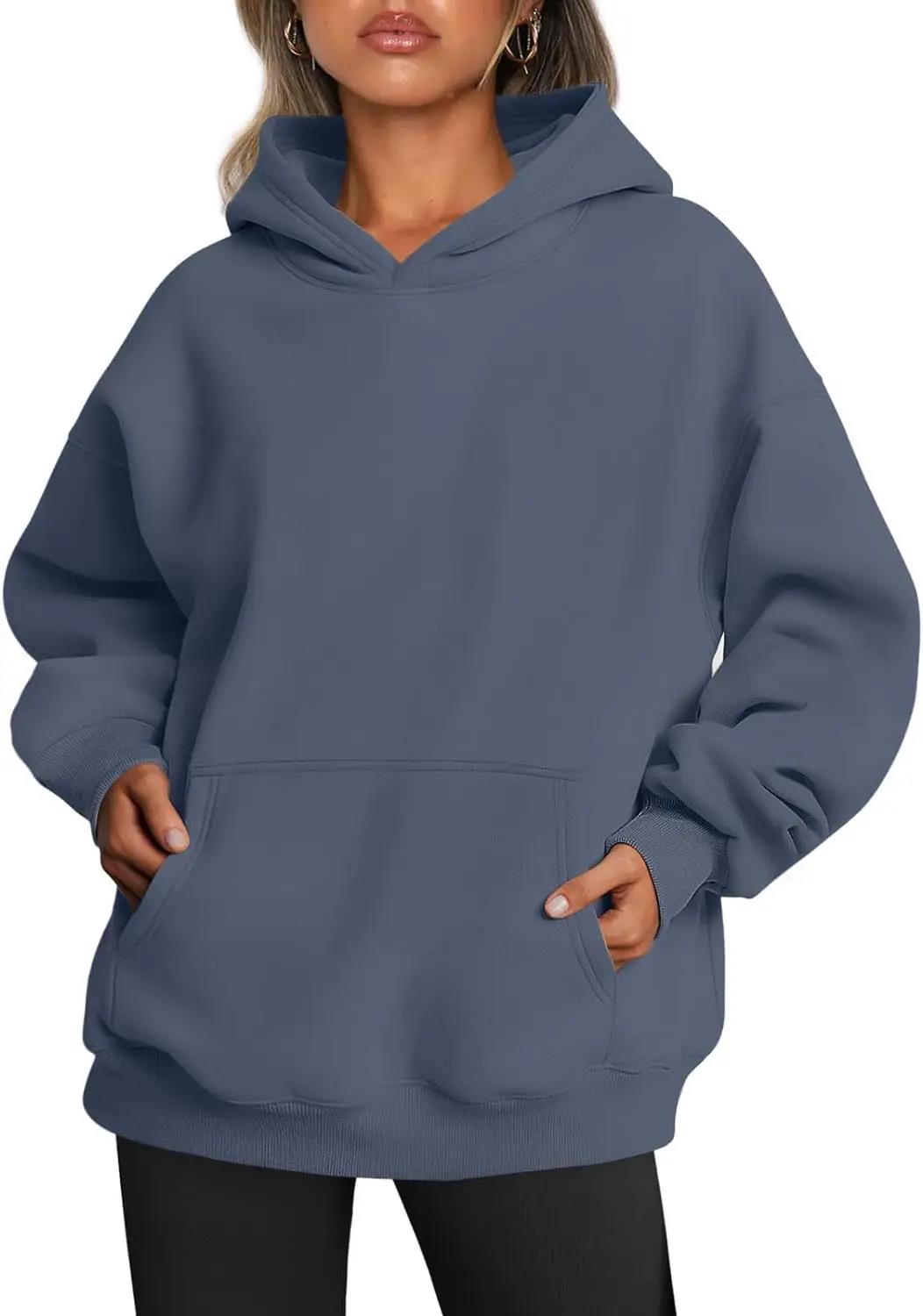 Sweat à capuche oversized pour femmes avec silhouette allongée et poche kangourou Echo Archiv