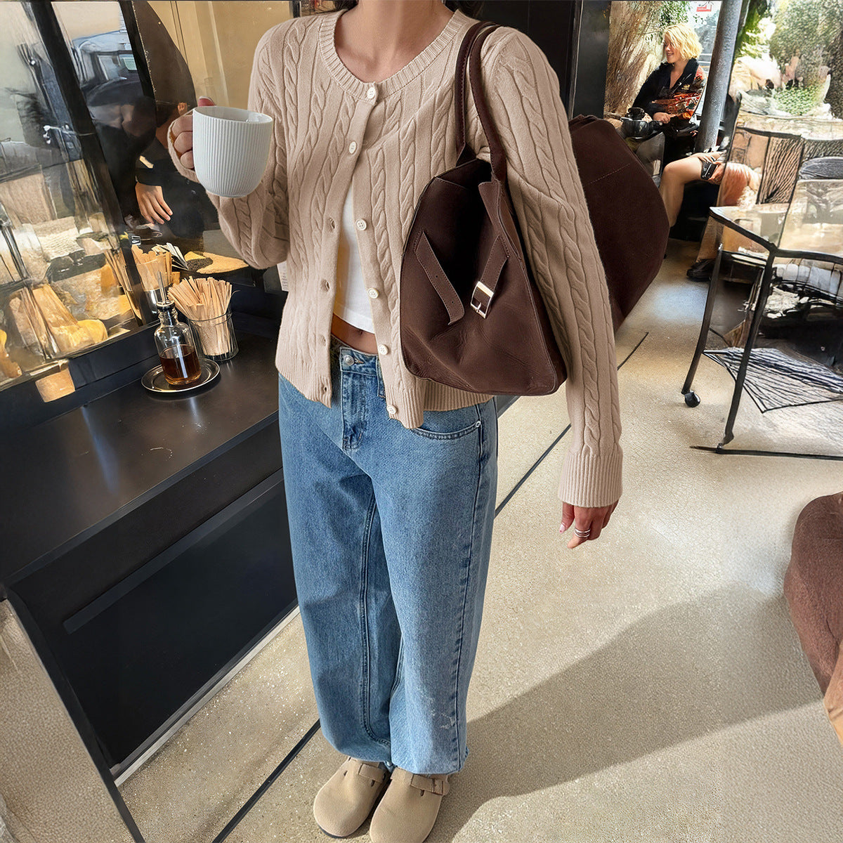 Cardigan en tricot torsadé pour femmes avec col rond, patte de boutonnage et finitions côtelées Echo Archiv