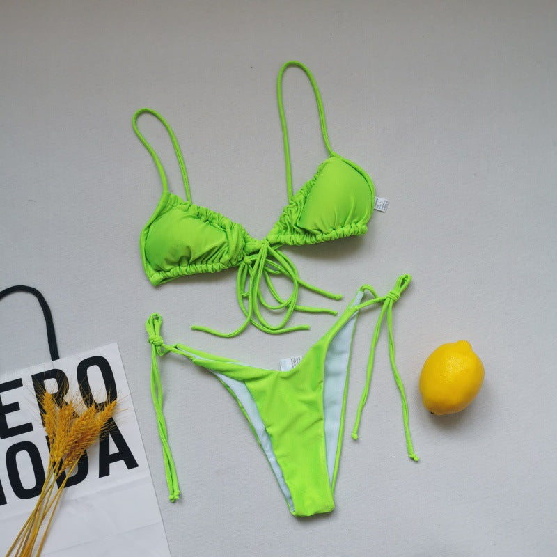 Ensemble bikini triangle pour femmes avec des liens ludiques et un contraste de couleurs élégant R&B