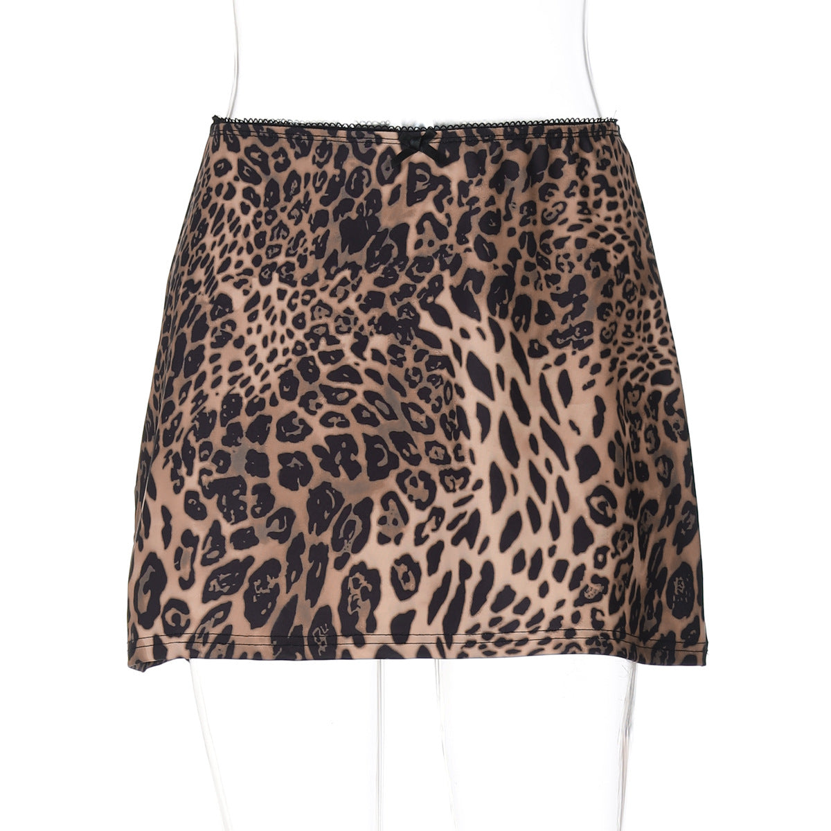 Jupe mini flatteuse pour femmes avec un motif léopard tendance Heidi-Mode