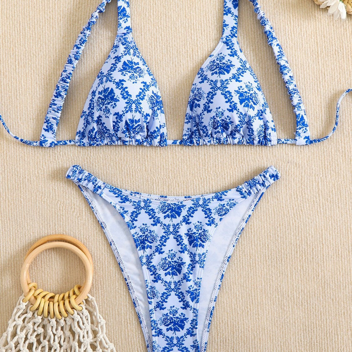 Bikini triangle pour femmes avec volants décoratifs Echo Archiv