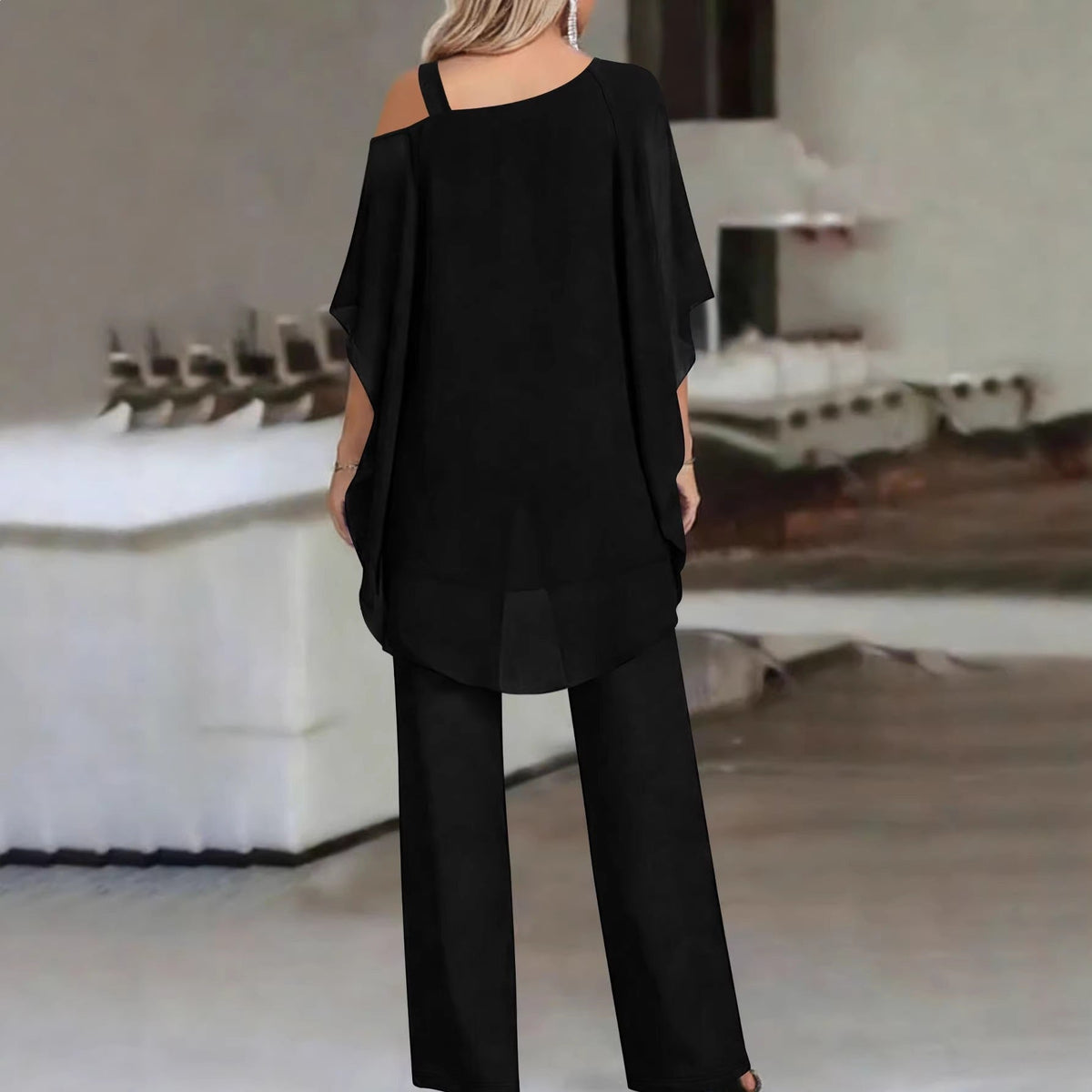 Blouse à couches pour femmes avec bretelles asymétriques et volant asymétrique Echoarchiv