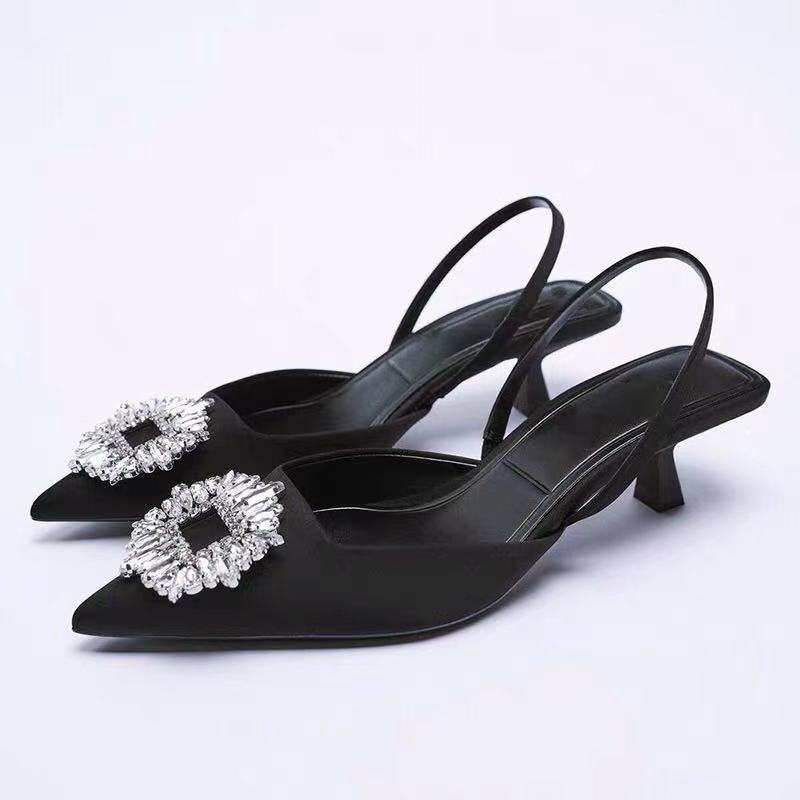 Pompes Slingback pour femmes avec détail en bijou scintillant R&B