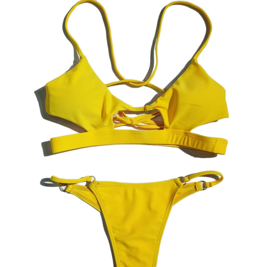Ensemble de bikini sportif pour femmes avec détails découpés R&B
