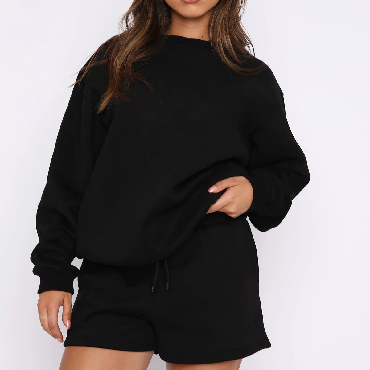 Ensemble de lounge oversize pour femmes avec sweat-shirt en French-Terry, col rond et shorts amples