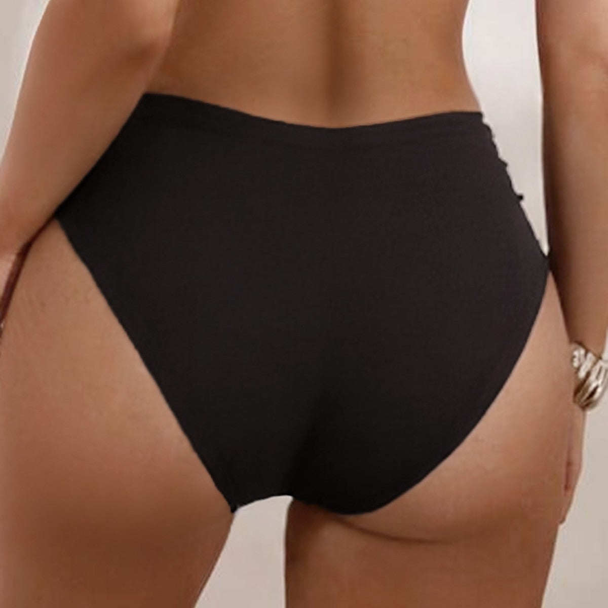 Culotte de bikini taille haute pour femmes avec des détails de volants raffinés Echo Archiv