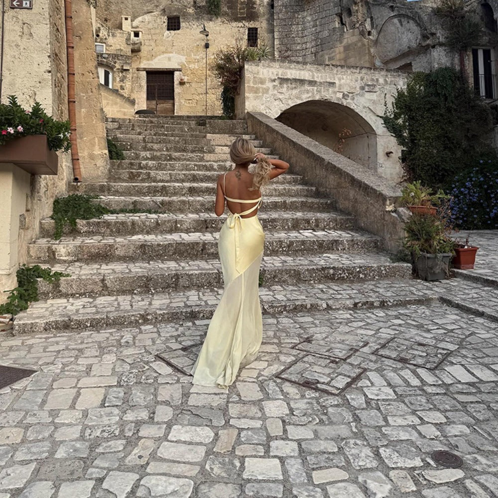 Robe maxi asymétrique pour femmes avec coupe ajustée R&B