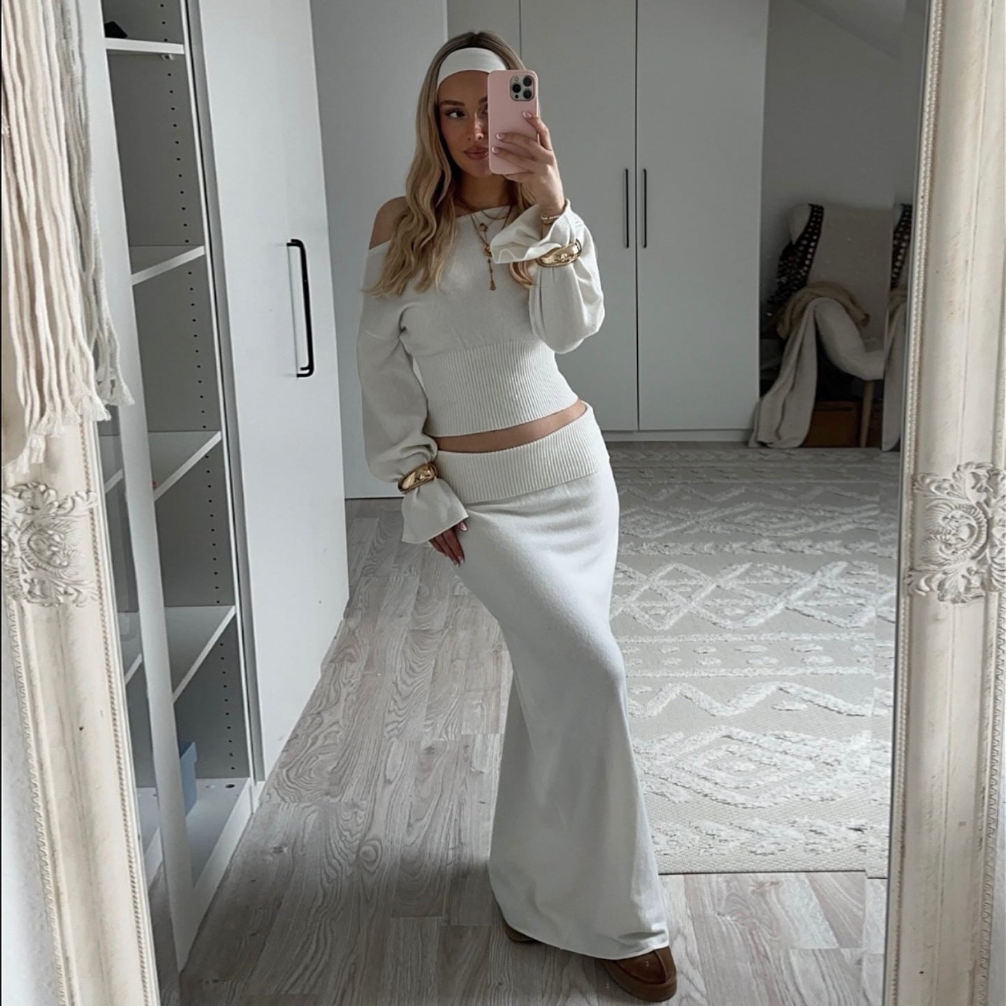 Haut tricoté court sans épaules pour femmes avec large ceinture côtelée et coupe cintrée Echo Archiv