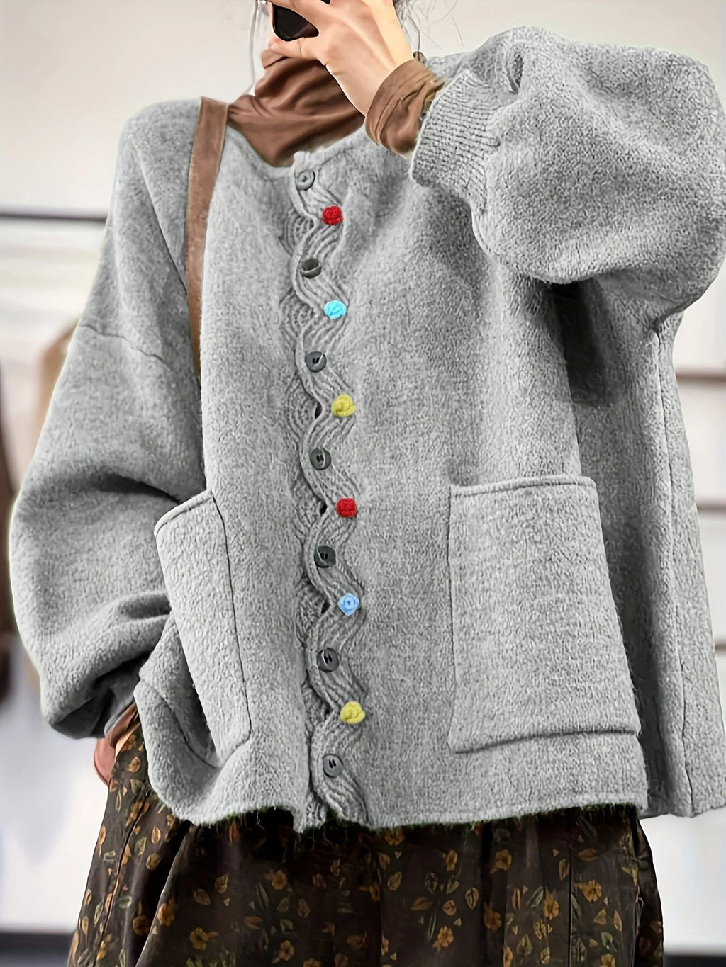 Cardigan en tricot oversized pour femmes avec patte de boutonnage décorative et poches plaquées Echo Archiv