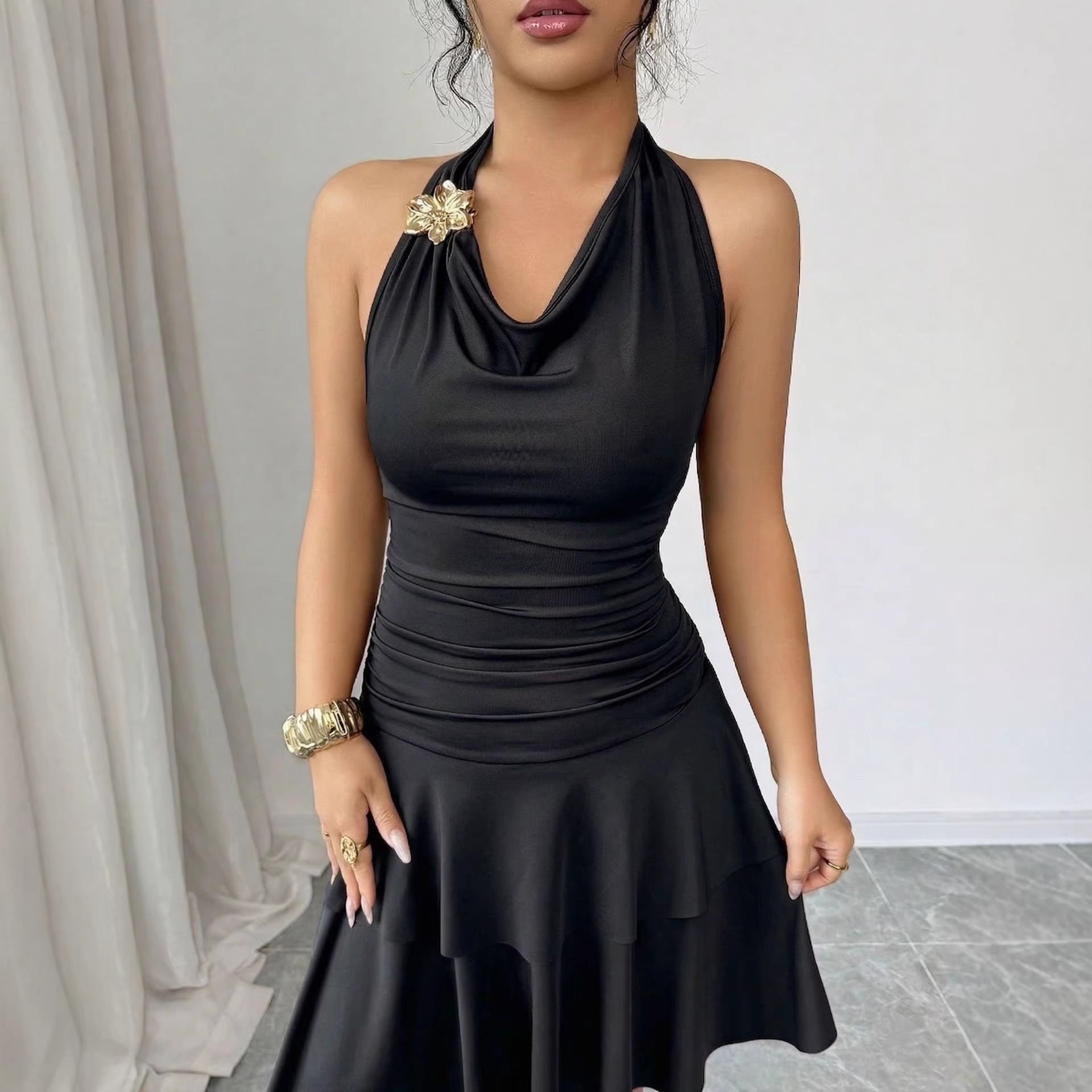 Robe midi à bretelles pour femmes avec décolleté en cascade, fronces cintrées et jupe à volants en cascade R&B