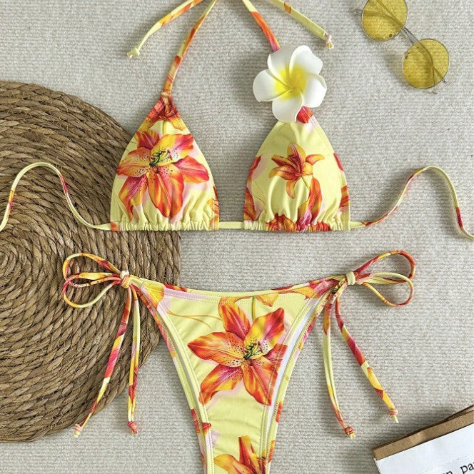 Bikini triangle pour femmes avec accents floraux et cordons ajustables Echo Archiv