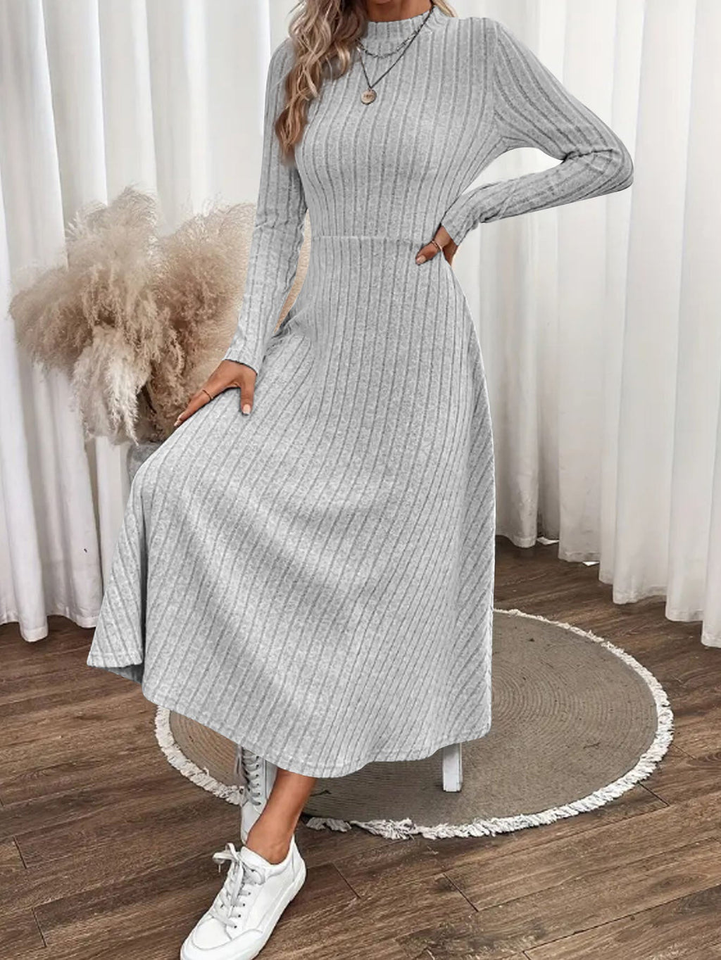 Robe midi en tricot côtelé pour femmes avec col montant et coupe A cintrée Echoarchiv