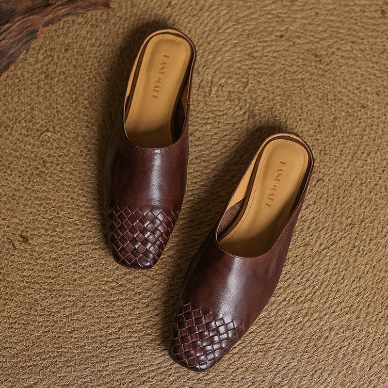 Alessira | Pantoufles en cuir classiques à bout fermé