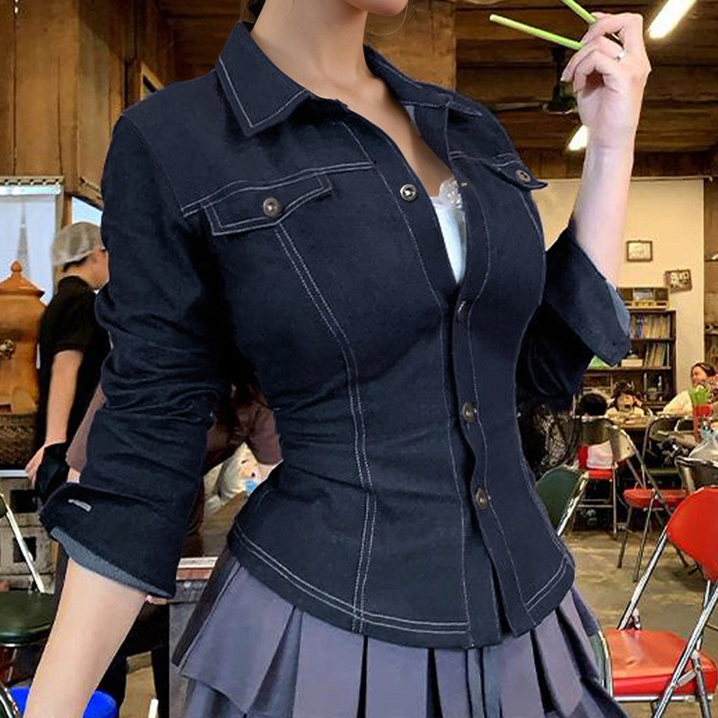 Veste en jean cintrée pour femmes avec coutures contrastantes marquées, poches poitrine et coupe flatteuse Echo Archiv