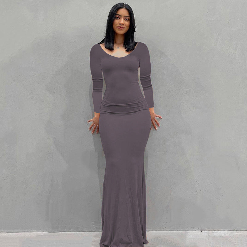 Robe maxi en jersey ajustée pour femmes avec drapés cintrés, manches longues et ourlet évasé Echoarchiv