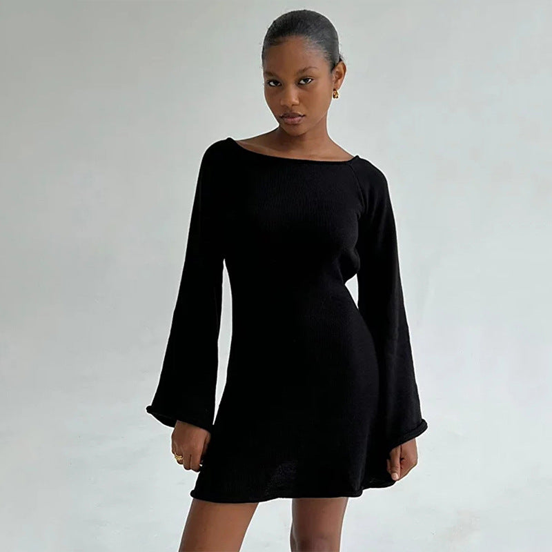 Robe mini en maille fine ajustée pour femmes avec manches trompettes Echoarchiv