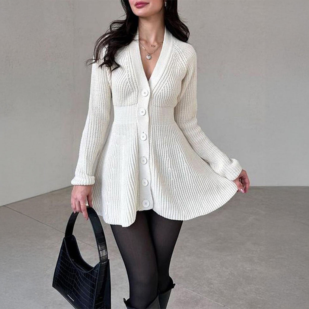 Robe tricotée ajustée pour femmes avec boutonnière intégrale, décolleté en V et jupe évasée en A - Echo Archiv