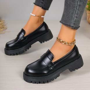 Mocassins pour femmes avec plateforme robuste et boucle stylée R&B