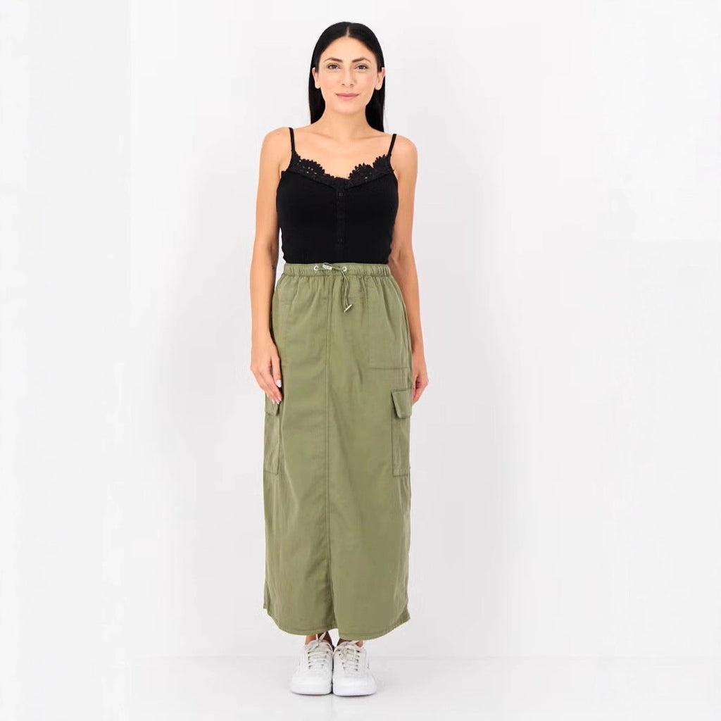 Jupe maxi cargo longue pour femmes avec taille à cordon et poches plaquées
