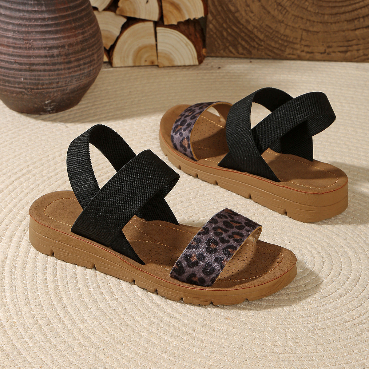 Sandales confortables pour femmes avec des brides élastiques et un lit de pied anatomique R&B