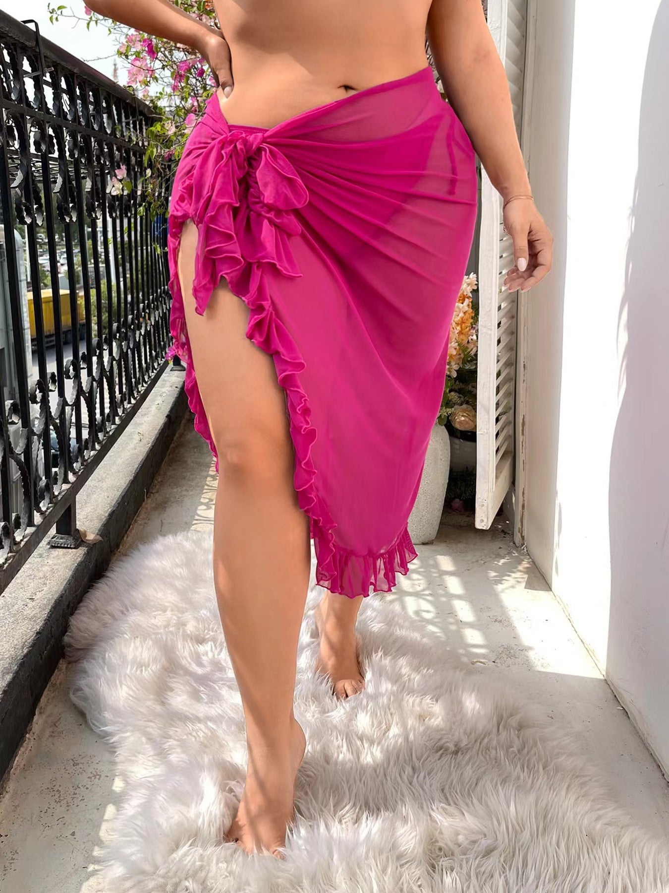 Serviette de plage transparente pour femmes avec un design de volants raffiné R&B