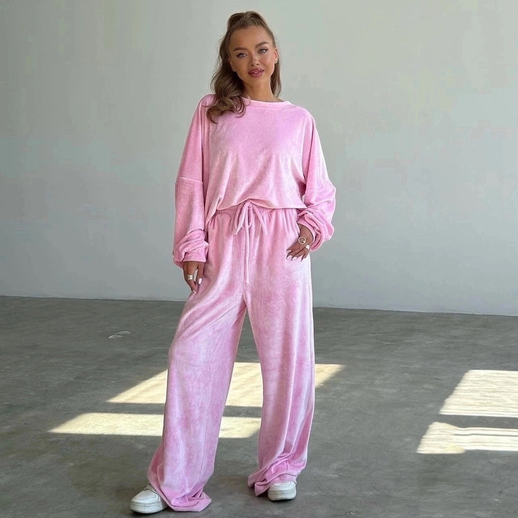 Ensemble de détente en velours luxueux pour femmes avec col rond oversize et jogger taille haute Echo Archiv
