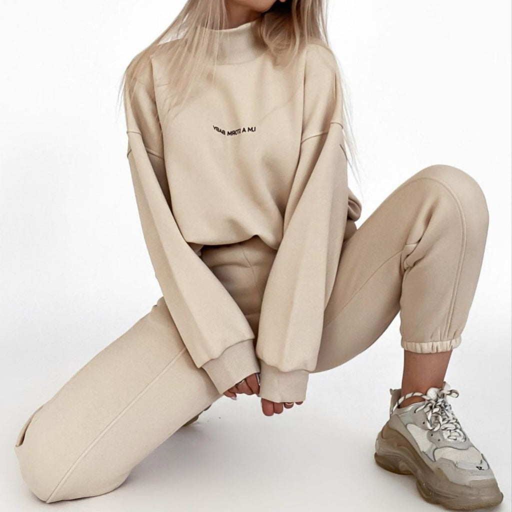 Ensemble de détente oversize pour femmes avec col montant et pantalon de jogging taille haute élastique