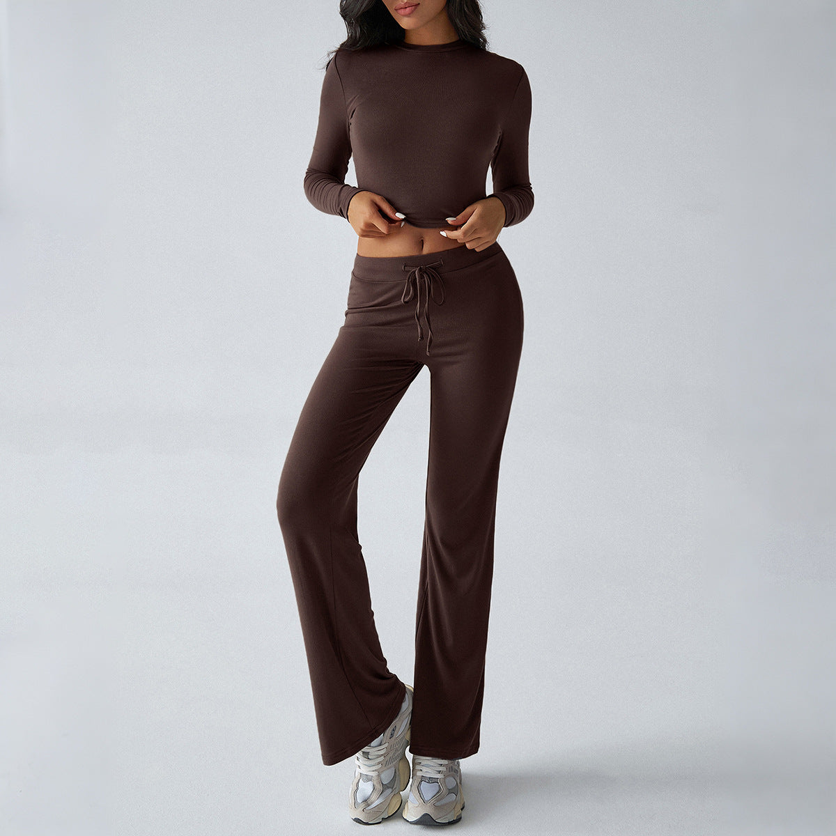 Ensemble de deux pièces pour femmes : top court à manches longues cintré et pantalon lounge ample en jersey stretch Echo Archiv