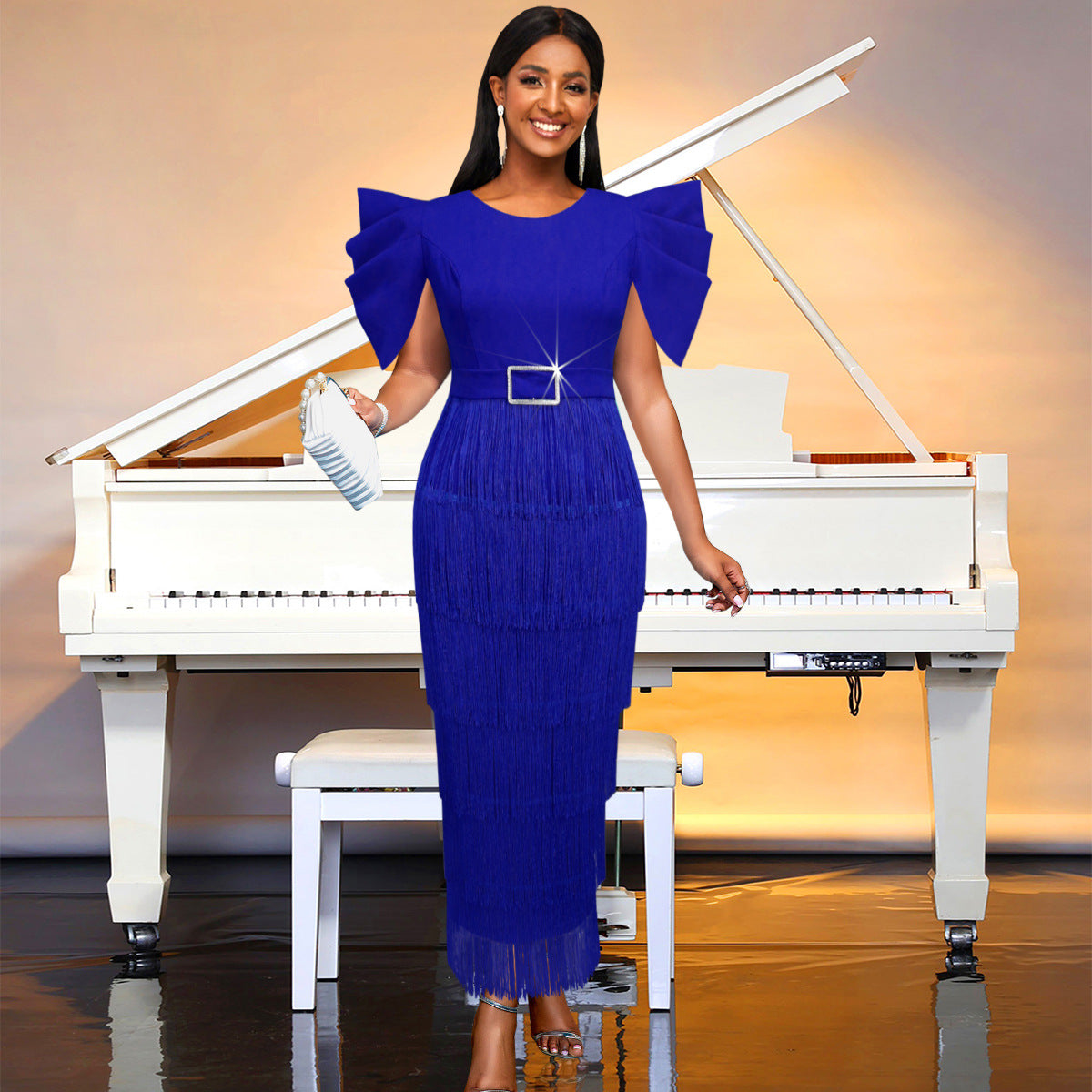 Robe de soirée glamour pour femmes avec épaules volumineuses à volants et franges R&B
