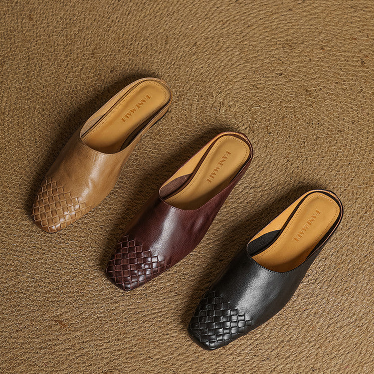 Alessira | Pantoufles en cuir classiques à bout fermé