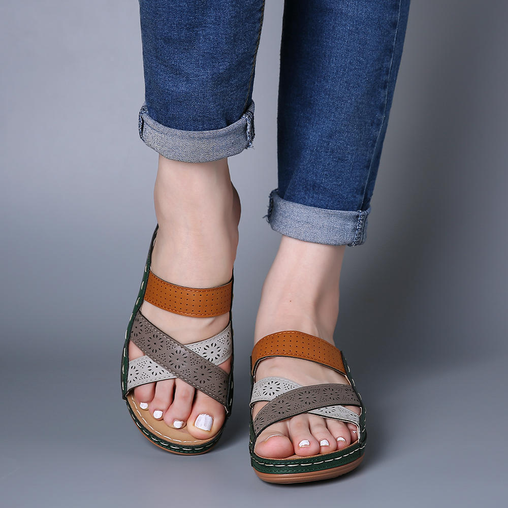 Sandales compensées pour femmes avec une semelle intérieure confortable et des brides à la mode R&B