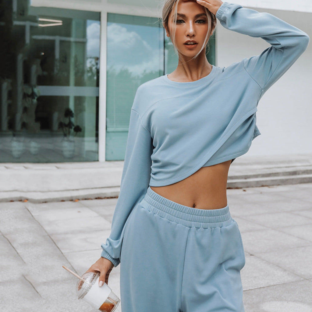 Ensemble de lounge ample pour femmes avec pull oversized cropped et pantalon palazzo taille haute Echo Archive