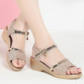 Mules à talons compensés pour femmes avec design de lanières décoratives et semelle confortable R&B