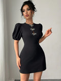 Robe de cocktail courte pour femmes avec manches bouffantes volumineuses, fente poitrine et fermeture clip en strass R&B
