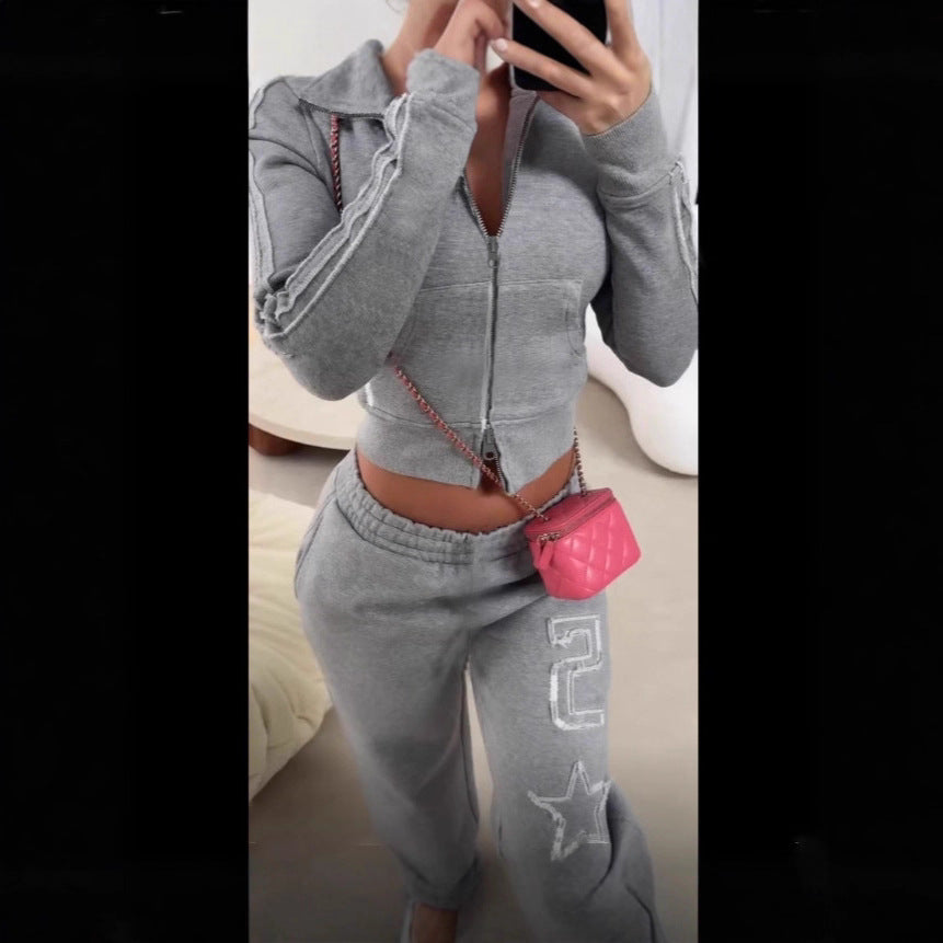 Veste cropped ajustée pour femmes avec fermeture éclair intégrale, bord élastique et impression universitaire Echo Archiv