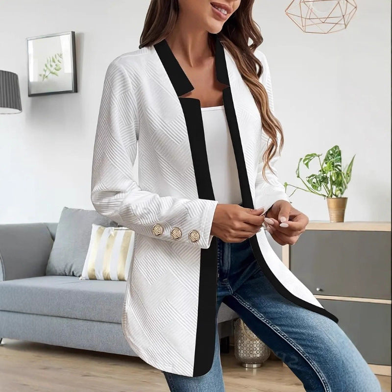 Veste blazer pour femmes avec coupe ajustée et col contrasté