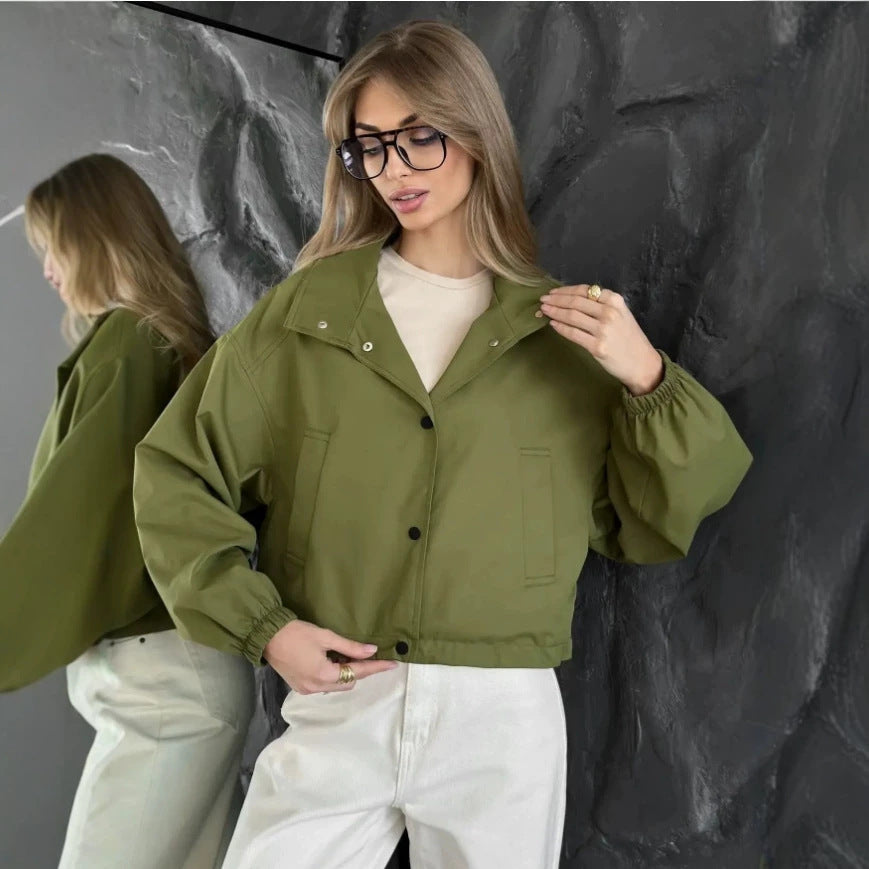 Veste courte à la mode pour femmes avec col haut