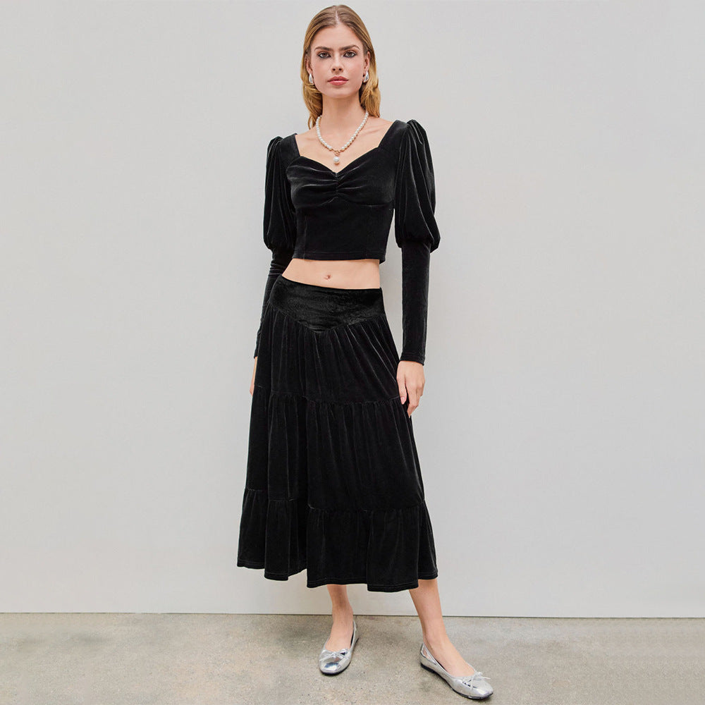 Ensemble deux pièces en velours pour femmes avec bustier-crop froncé et jupe midi à volants