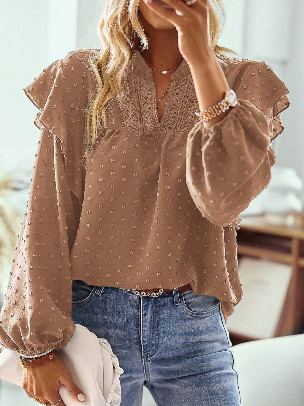 Blouse en viscose pour femmes avec broderie en dentelle et manches volantées